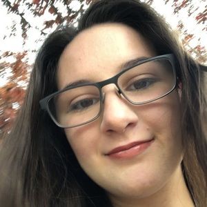 Meet your Posher, Isla